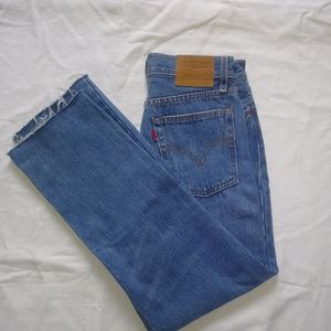 Size 26 wedgie straight levi jeans